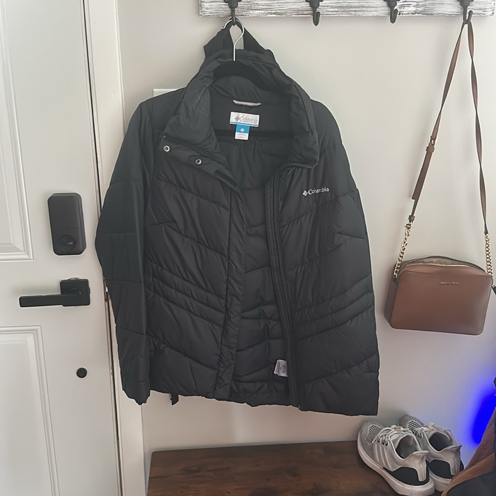 Women’s Colombia winter coat- used but looks new